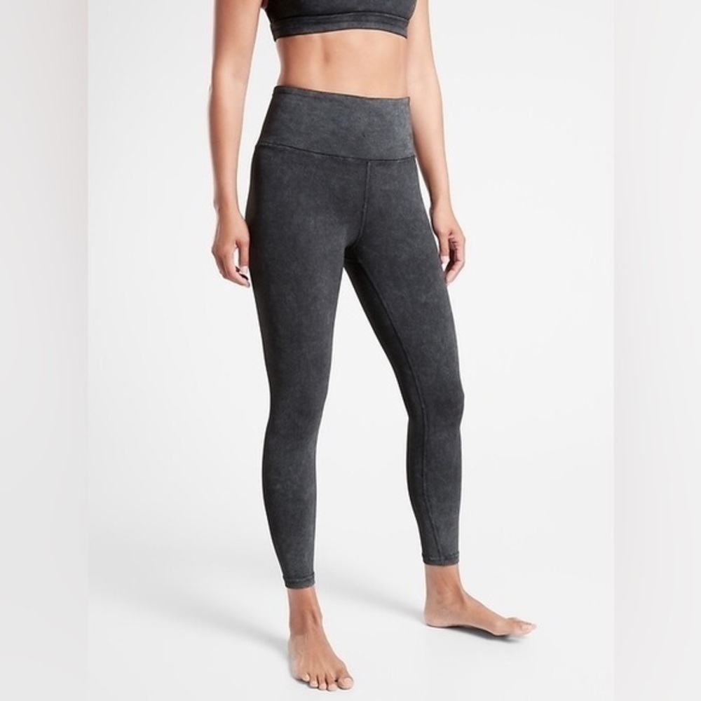 Athleta Elation 7/8 Garment Dyed Black High-Waisted Leggings Women’s size Small